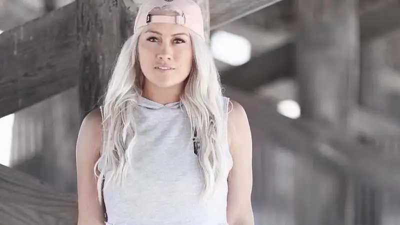 Mandie Kaii Net Worth