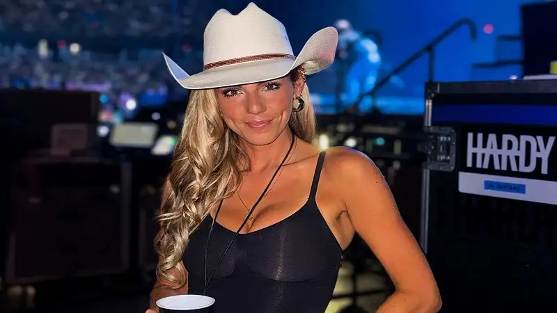 Annie Agar Net Worth